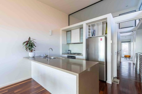 Escape@villamanta Long+short Stays Geelong CBD - Kingaroy Accommodation 2