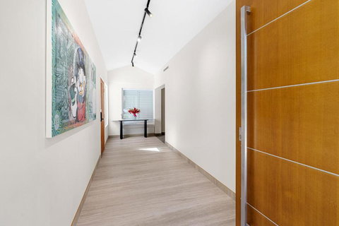 Exquisite Oasis Family Retreat - Kingaroy Accommodation 3