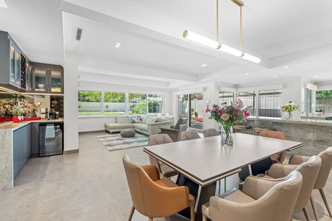 Exquisite Oasis Family Retreat - Kingaroy Accommodation 4