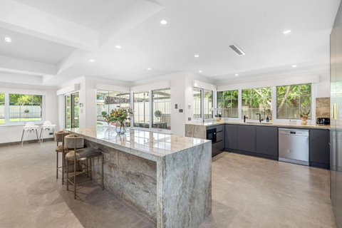 Exquisite Oasis Family Retreat - Kingaroy Accommodation 0