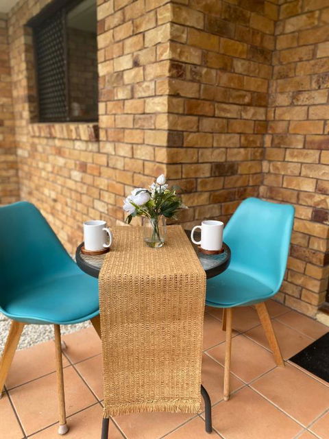 Fabulous Canal-front Unit In Mooloolaba - Kingaroy Accommodation 3