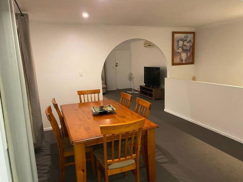 FAMILY 3-bedroom Everton Hills Apartment - Kingaroy Accommodation 0
