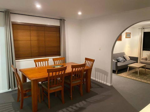 FAMILY 3-bedroom Everton Hills Apartment - Kingaroy Accommodation 1