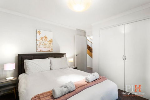 Family Entertainer Sleeps 10 - Kingaroy Accommodation 4