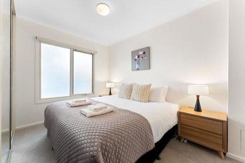 Family Friendly CBD 3BR Apt Hurtle Square - Kingaroy Accommodation 1