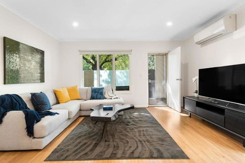 Family Friendly CBD 3BR Apt Hurtle Square - Kingaroy Accommodation 0