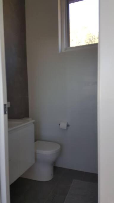 Family Home Prestigious Suburb Panoramic Views - Kingaroy Accommodation 4