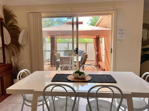 FantaSea In Ettalong Beach - 700m To The Beach - Kingaroy Accommodation 1