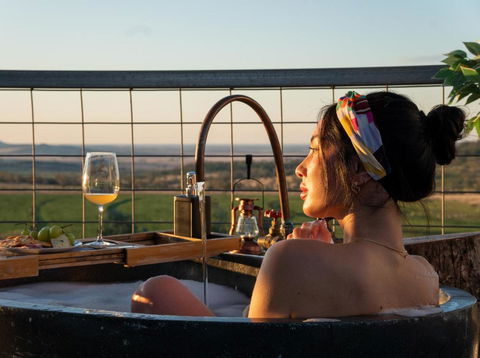 Faraway Domes - Kingaroy Accommodation 1