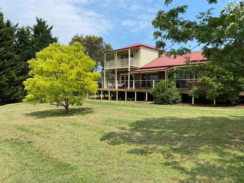 Farmhouse In The Heart Of Wine Country, 10 Minutes To Beach - Kingaroy Accommodation 0
