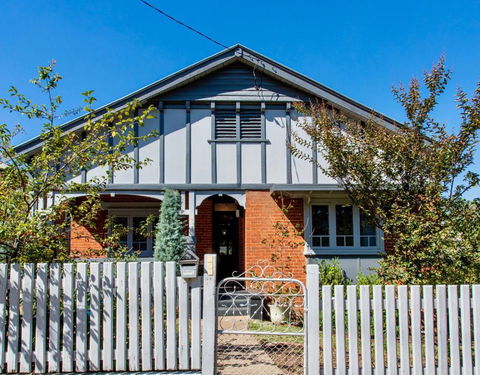 Fitzroy House - Federation Charm Near Town Centre - Kingaroy Accommodation 0