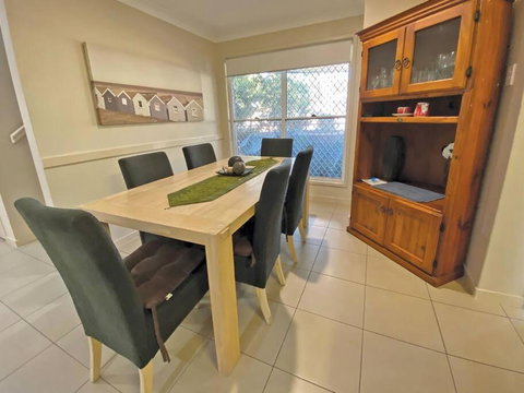 FLIP FLOP INN - Kingaroy Accommodation 4