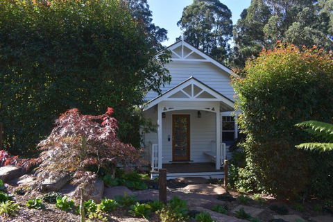 Fern Falls Cottages - Garden Cottage - Kingaroy Accommodation 0
