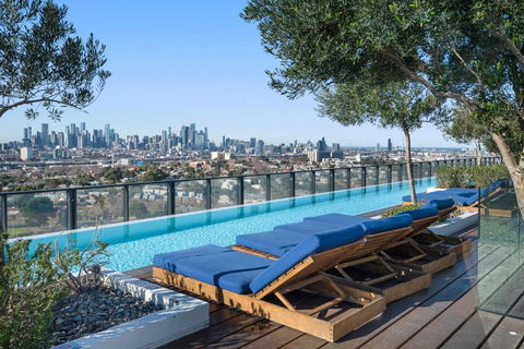 FLEMINGTON - Melbourne City Views - Kingaroy Accommodation 0