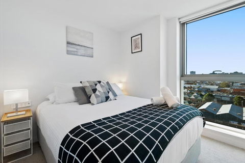FLEMINGTON - Melbourne City Views - Kingaroy Accommodation 2