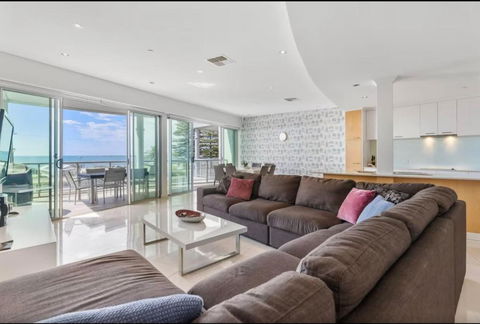 Gallery 10 With Views, Pool And Tennis Court - Kingaroy Accommodation 1