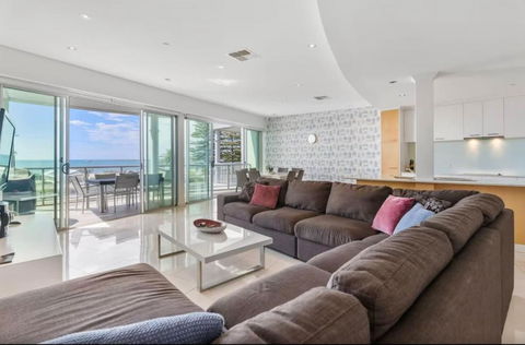 Gallery 10 With Views, Pool And Tennis Court - Kingaroy Accommodation 0