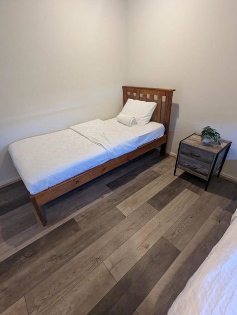 Gladstone Entire House 4 Beds 2 Baths Air-conditioned In City - Kingaroy Accommodation 3