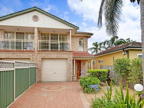 FRENCH HOUSE - Kingaroy Accommodation 0