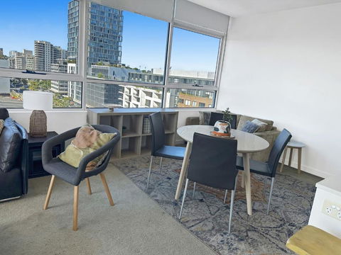G901S - Bright Zetland Escape With City Views - Kingaroy Accommodation 2