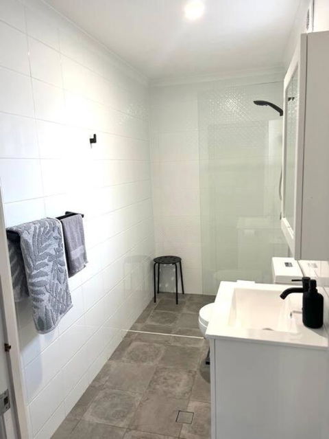 Gabba Central 2 Separate Homes 1 Block 6 Bdrms - Kingaroy Accommodation 3