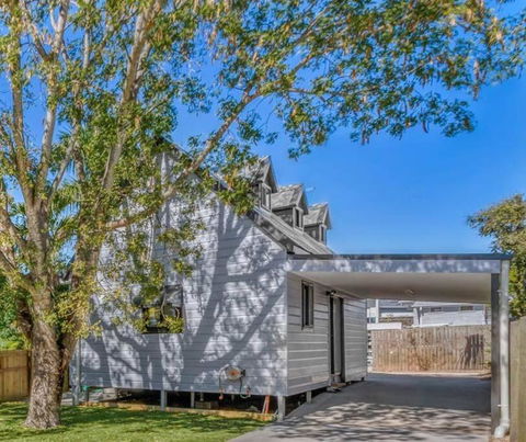 Gabba Central Lofthouse Sleeps5 Pets - Kingaroy Accommodation 0