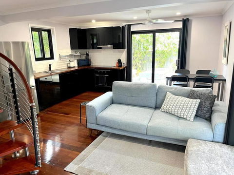 Gabba Central Lofthouse Sleeps5 Pets - Kingaroy Accommodation 4