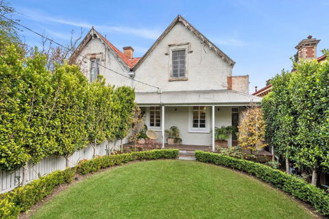 Gable House Geelong - Kingaroy Accommodation 0