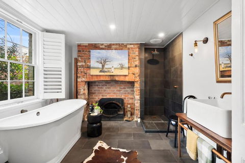 Gable House Geelong - Kingaroy Accommodation 4