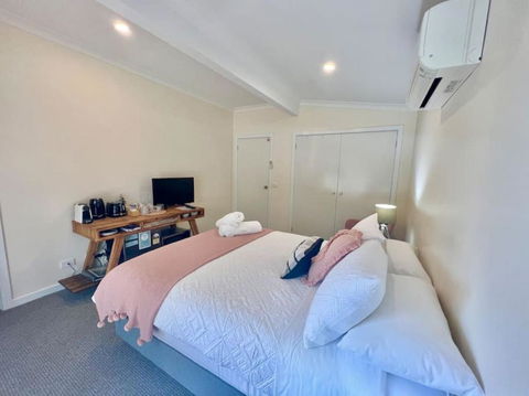Galbraith Beach Studios - Studio 2 - Kingaroy Accommodation 0