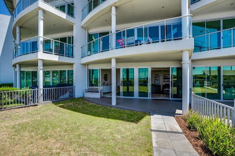 Gallery 4 145 Hindmarsh Road Victor Harbor - BYO Linen - Kingaroy Accommodation 4