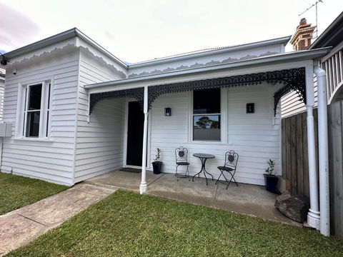 Garden Cottage - Kingaroy Accommodation 1