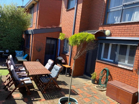 Garland Grove - Kingaroy Accommodation 4