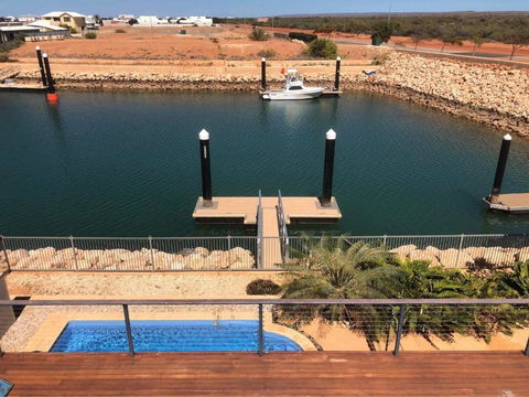 Gecko - On The Marina With Pool & Private Jetty - Kingaroy Accommodation 3