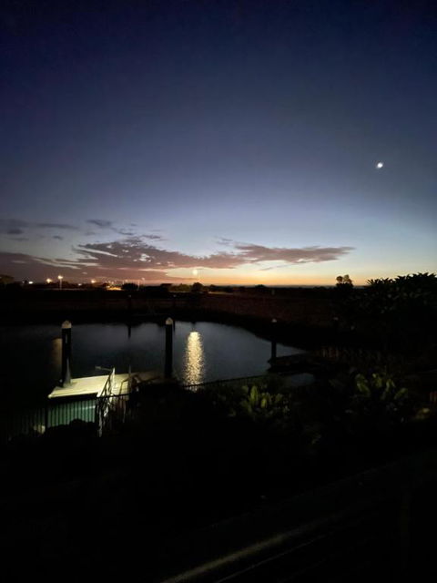 Gecko - On The Marina With Pool & Private Jetty - Kingaroy Accommodation 4