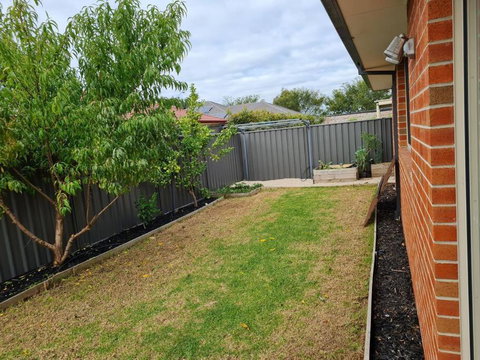 Generous 4 Bedroom Home Close To Park And Shops - Kingaroy Accommodation 1