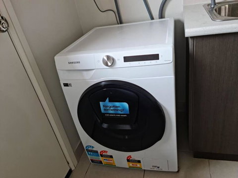 Generous 4 Bedroom Home Close To Park And Shops - Kingaroy Accommodation 3