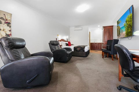 Georgian Motor Lodge - Kingaroy Accommodation 4