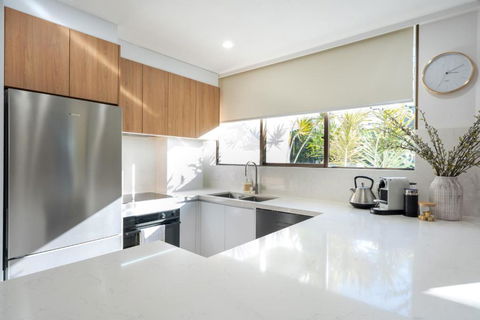 Getaway On Surf - Ground Floor Apartment - Family Friendly 100m From The Beach - Kingaroy Accommodation 1