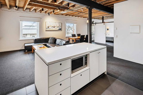 Gibson Mill Waterfront Warehouse Apartment - 101 - Kingaroy Accommodation 3