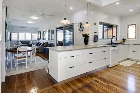 Gillies Getaway - 5 Bayview St South West Rocks - No Sheets Or Towels Provided - Kingaroy Accommodation 1