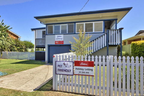 Gillies Getaway - 5 Bayview St South West Rocks - No Sheets Or Towels Provided - Kingaroy Accommodation 0