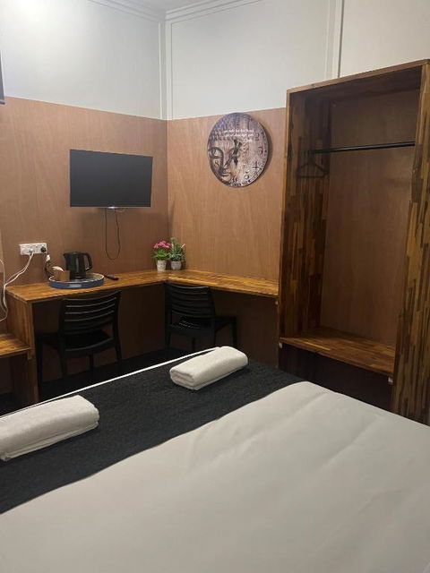 Gin Gin Budget Accommodation - Kingaroy Accommodation 0