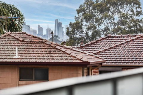 GLAD3 Gladesville Getaway Bright & Contemporary - Kingaroy Accommodation 1