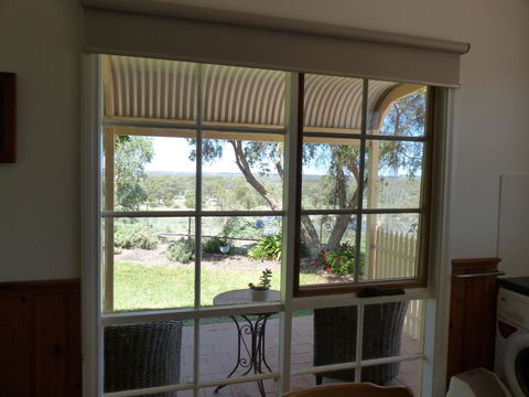 Glenbar Cottage Yelta - Kingaroy Accommodation 4