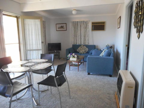 Glenfield Cottage - Kingaroy Accommodation 1