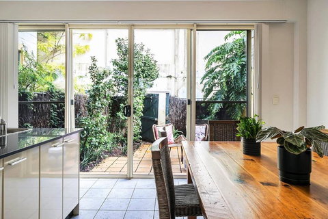 Glenmore Court - Spacious And Central By The Harbour - Kingaroy Accommodation 0