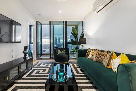 Glitz & GlamourHeart Of Southbank2 Car Parks - Kingaroy Accommodation 0