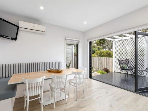 Gogoll Central Beach House 2a - Kingaroy Accommodation 2