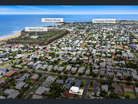 Gogoll Central Beach House 2a - Kingaroy Accommodation 1